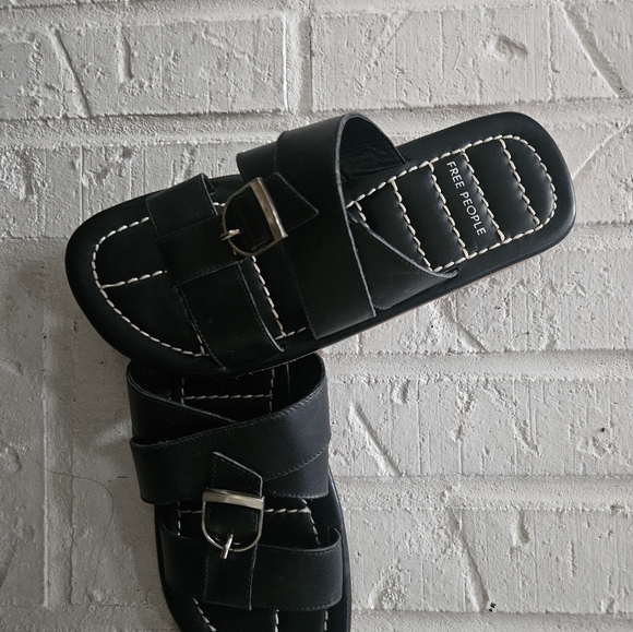Free People Black Buckle Sandals Size 7.5 - Picture 3 of 4
